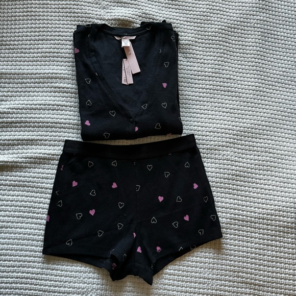 Victoria Secret heart pajamas. 97% cotton and 3% elastane. NWT - Picture 2 of 5